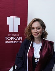 Esra Tambay